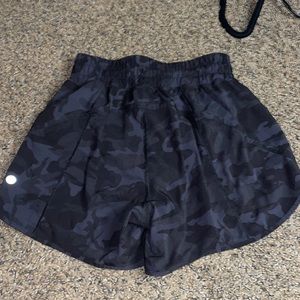 Lululemon, Size 4, Cameo